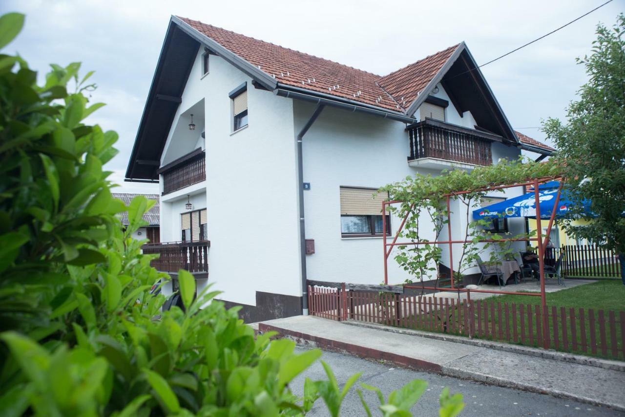 Apartman Dubravcic Leilighet Otočac Eksteriør bilde